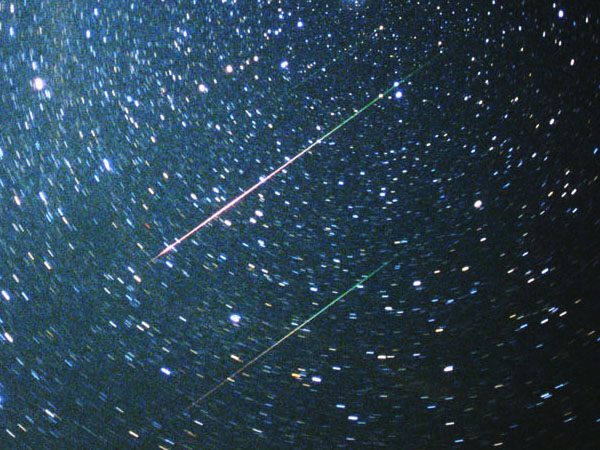 大人のための天文教室「流星群予報のお話」(事前申込制)