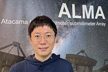 大人のための天文教室「ブラックホール成長の謎をあばけ！ アルマ望遠鏡とともに歩んだ10年」